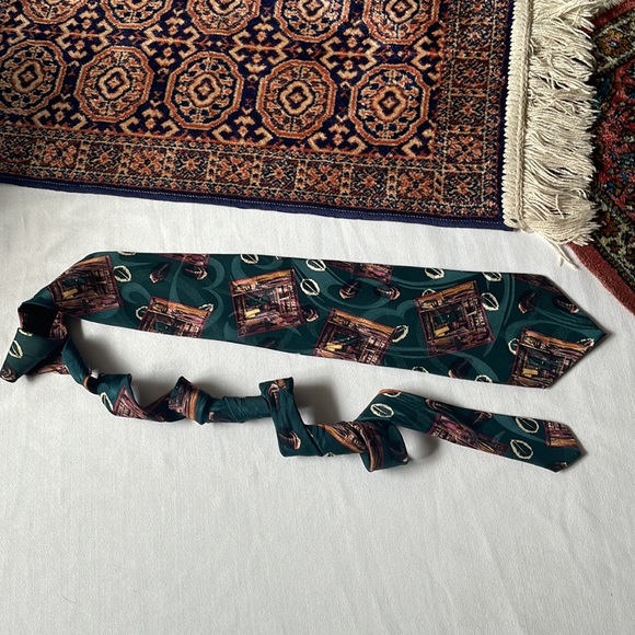 Eaton’s “Very” 1980’s wardrobe pattern silk tie made in Canada - Picture 5 of 8